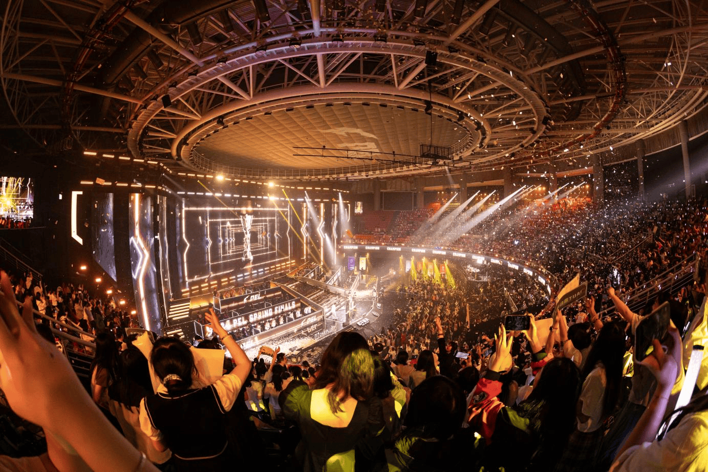 人物故事|试错中成长 pel职业选手青稚相信努力终有回报