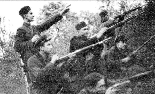 乌克兰新纳粹狂捧的"民族英雄",班杰拉当年如何扮演纳粹刽子手?