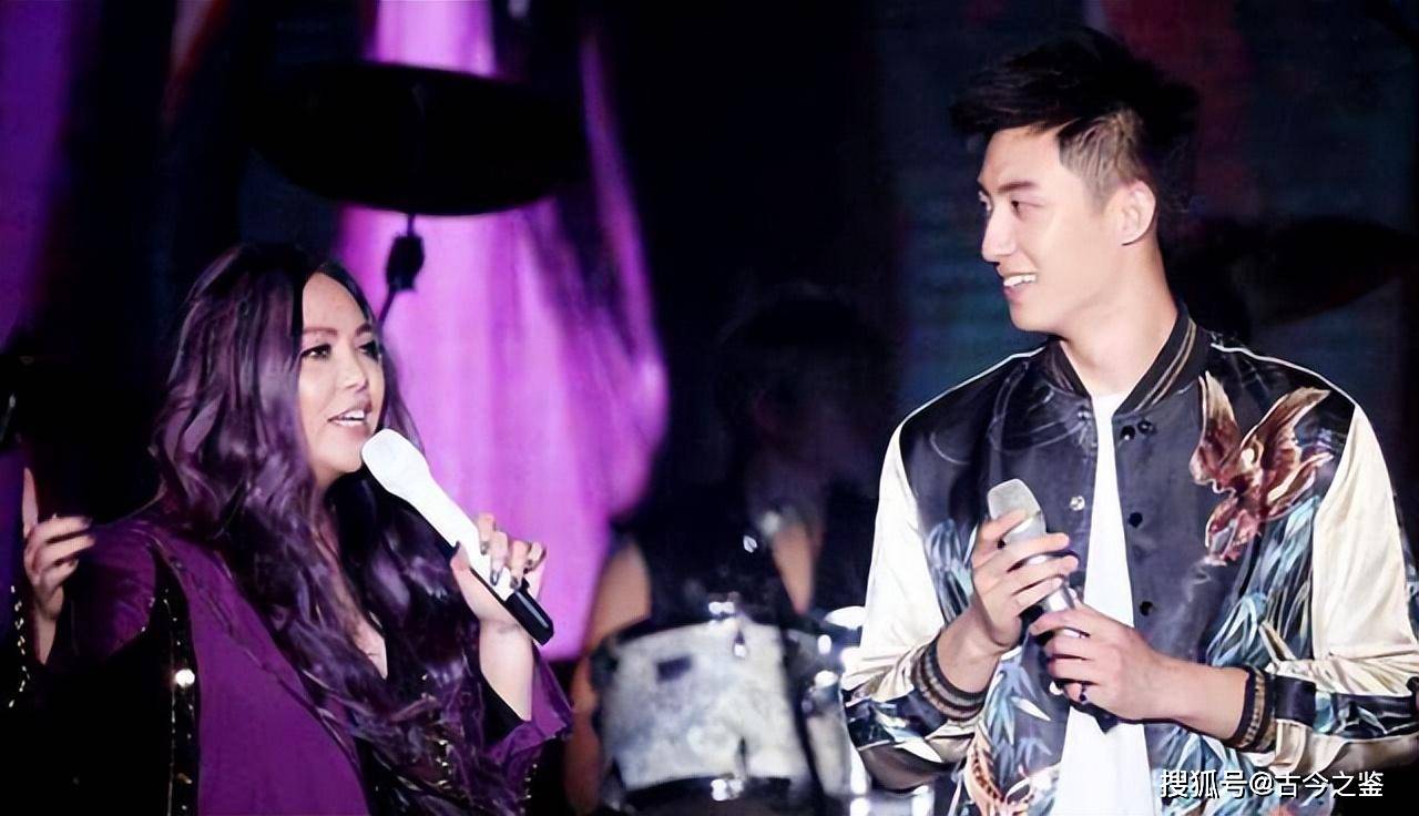 当他跟随张惠妹的演唱会进行东南亚巡演时,看到台下人山人海的粉丝,听
