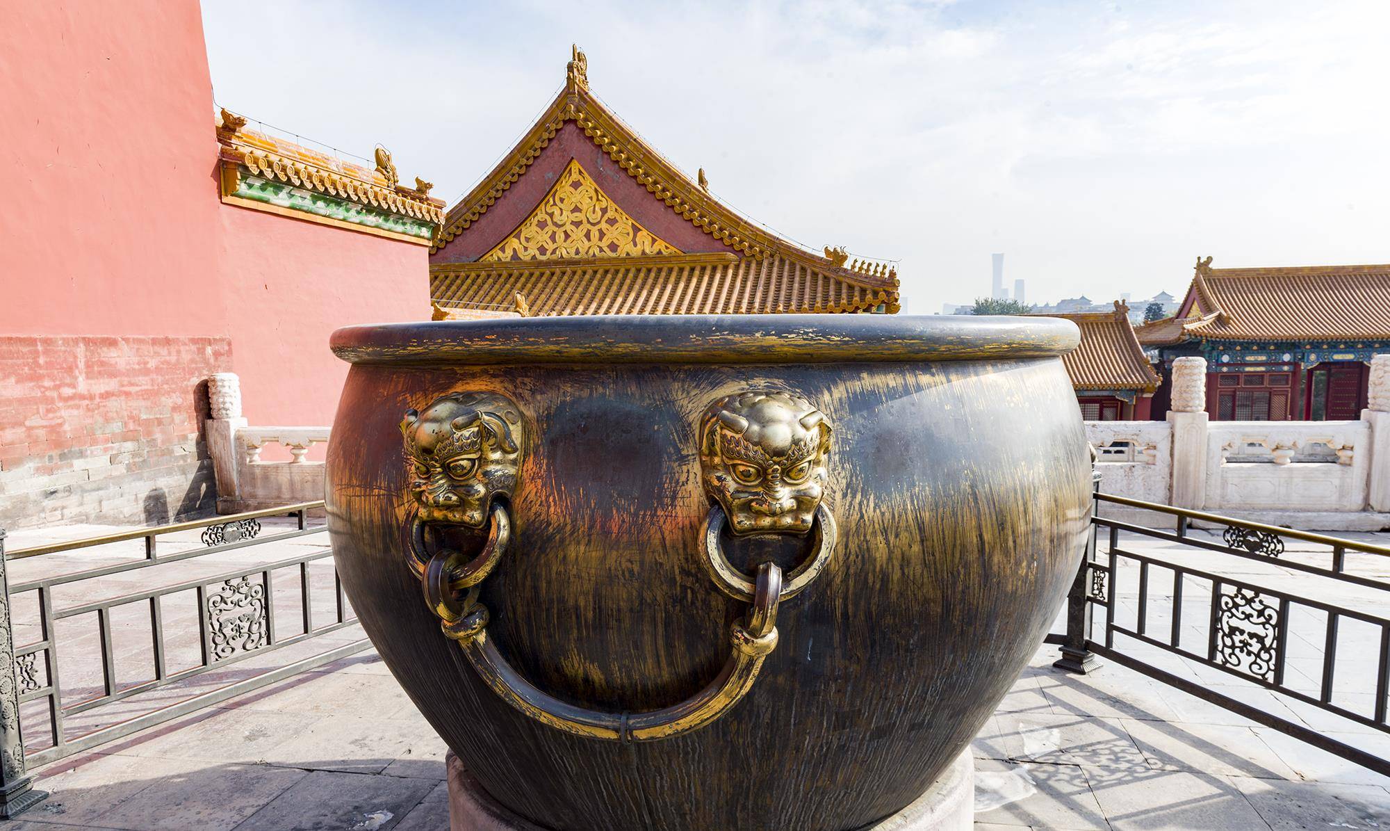 里有一对石狮子,600年来只动过一次,此后再没人敢动过_皇帝_时候_北京