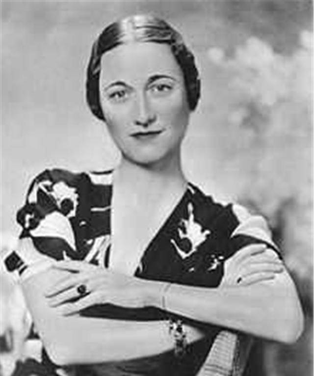 爱德华八世为爱放弃王位的结局:受尽妻子的冷落和谩骂后孤独而终