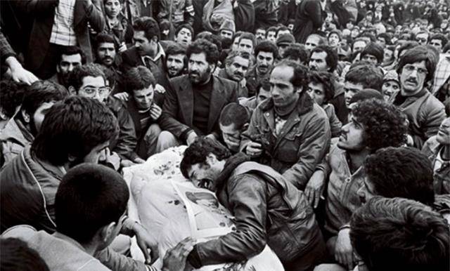 不要东方,不要西方,只要伊斯兰: 伊朗革命40年带来了什么?