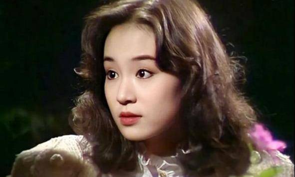 刘雪华凌晨睡醒,丈夫不在身旁,好友传来噩耗:他在楼下没气息了