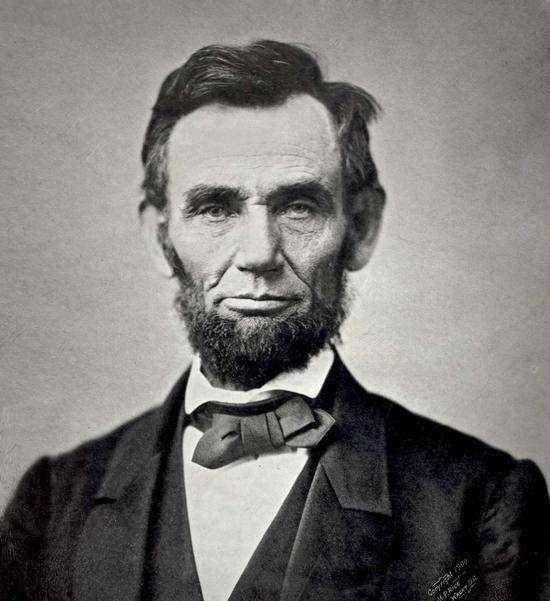 里根遇刺背后:奎格莉早有预言,死里逃生的美国总统从此变得迷信