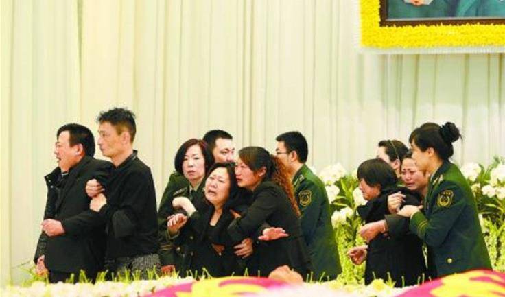 故事上海26岁重度心脏病女孩不听劝,冒死产下一子,家人瞬间泪崩_吴莹