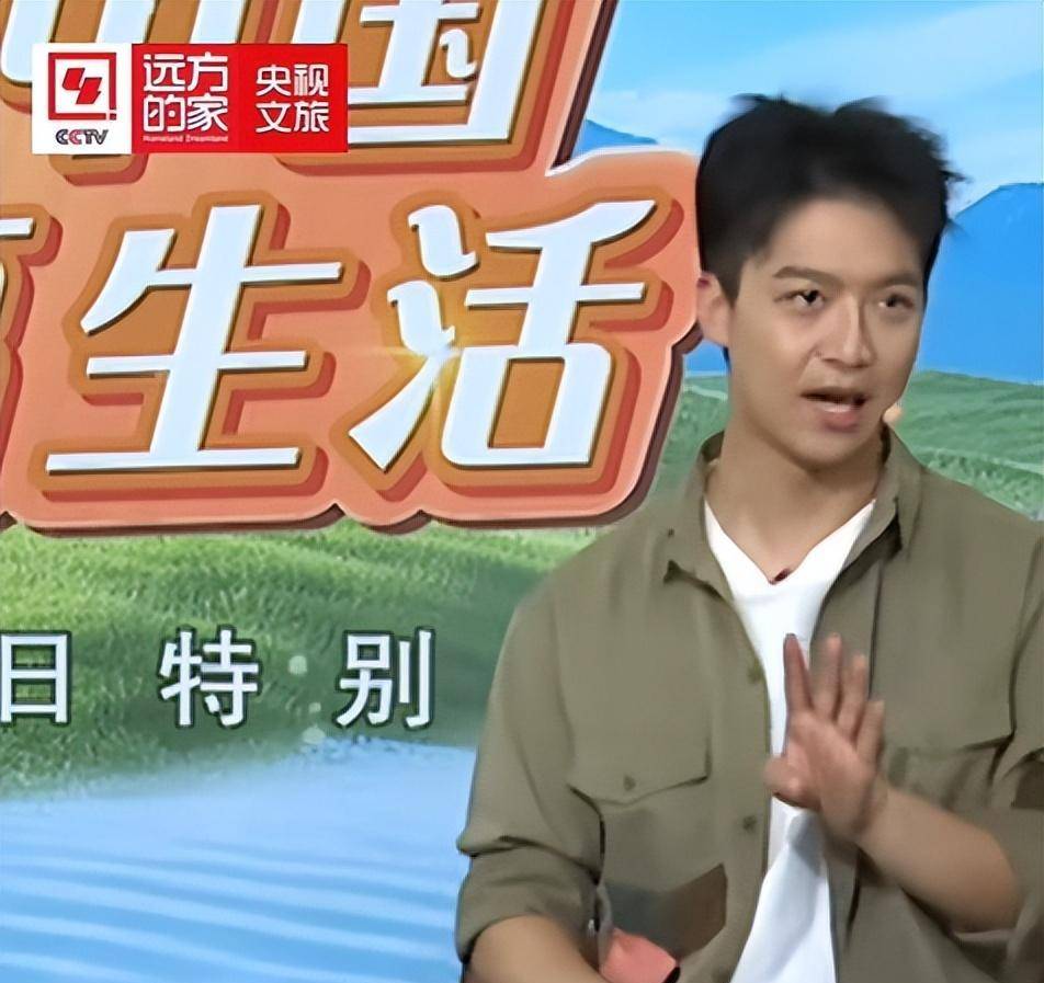 在#美丽中国远方的家直播间中,主持人大旭介绍了石家庄文化旅游形象