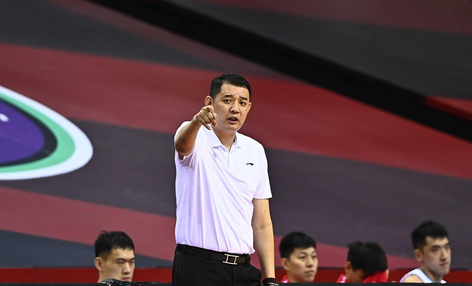 打球的时候,巩晓彬就是国内第一帅,尽管未能把山东队带到总冠军,但他