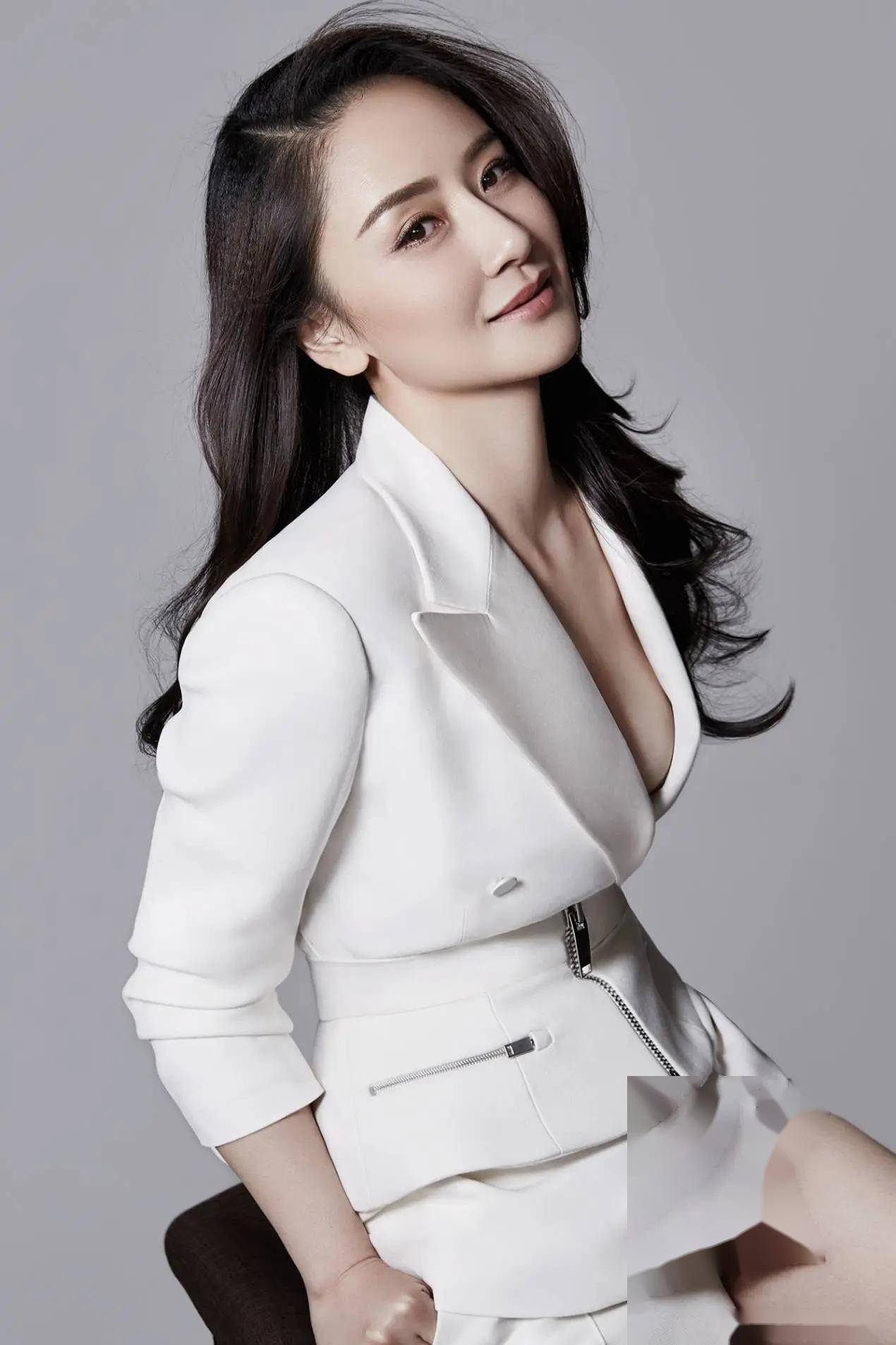 孙宁写真大公开,人间极品的美貌,这迷人风采,这谁顶得住!