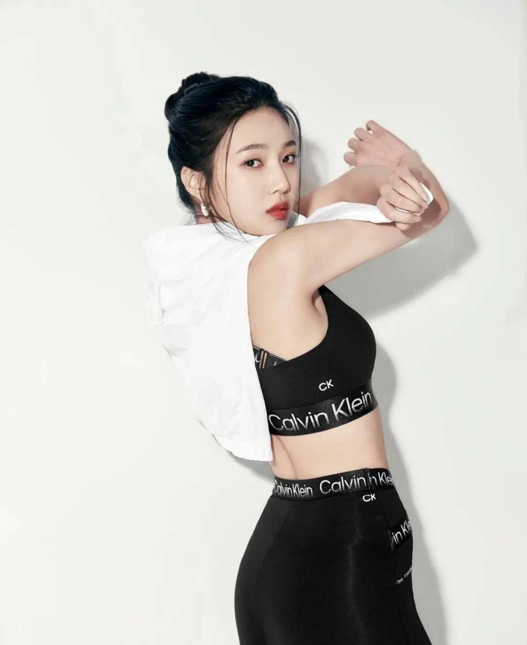 朴秀荣,艺名joy,是韩国著名女子组合red velvet的成员之一.