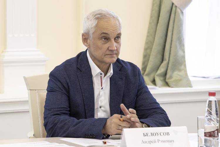 或许绍伊古没想到,一个没履历的新国防部长已点破俄罗斯两大隐患_普京