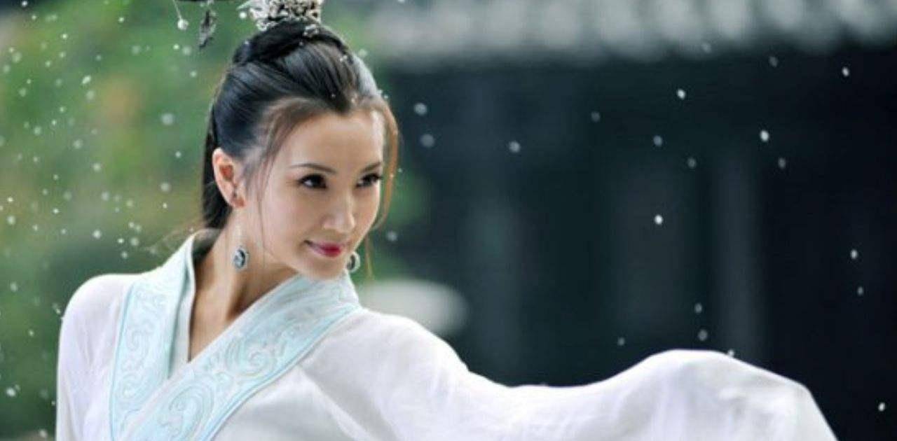 后面才有了刘备,曹操和孙权的三国鼎立局面,可以说貂蝉是一个用美