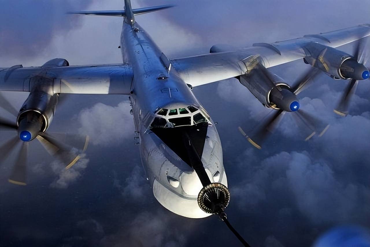 世界最大轰炸机,载弹量75吨,8000公里大航程,没有国家敢击落