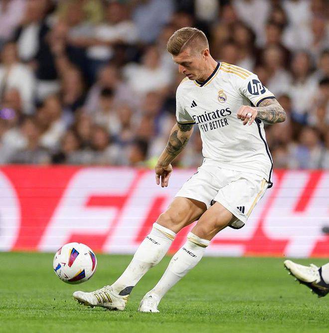 克罗斯伯纳乌绝唱,皇马32场不败!姆巴佩哑火,三冠王挥别大巴黎