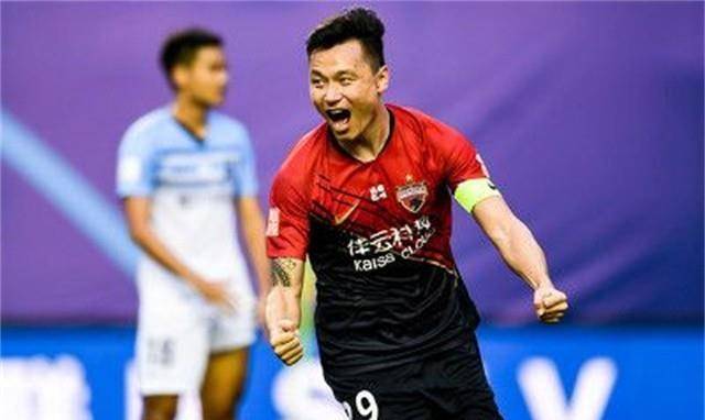 郜林近况:30岁校花妻子入住新豪宅,兼职副业成焦点