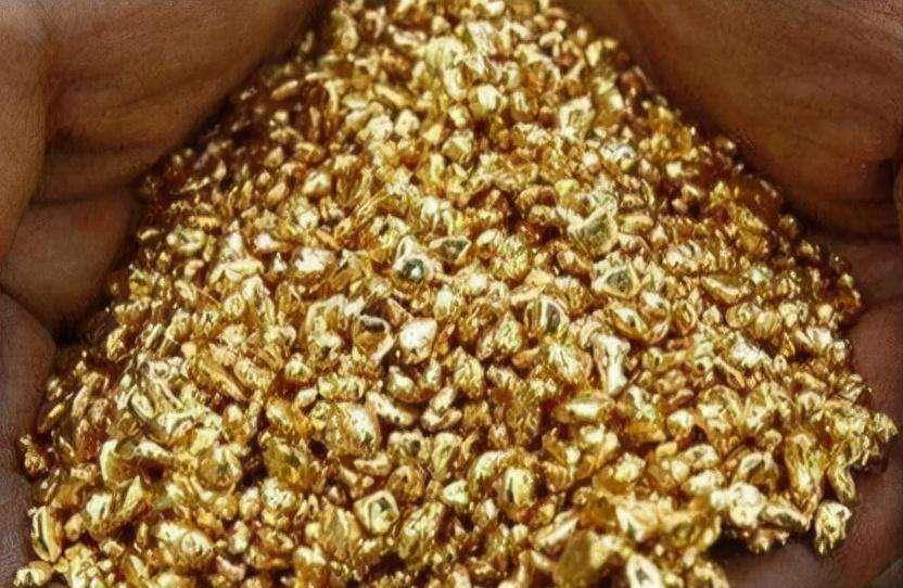 非洲淘金殊死搏斗,为保命常备200克金子_开采_加纳_黄金