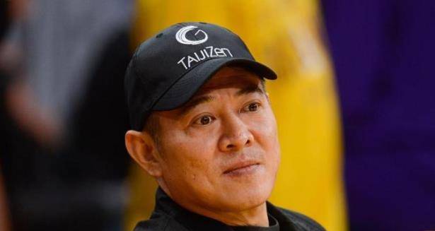 一个患病,一个坐轮椅,一个离世,他风采依旧_中国_李连杰_洪金宝