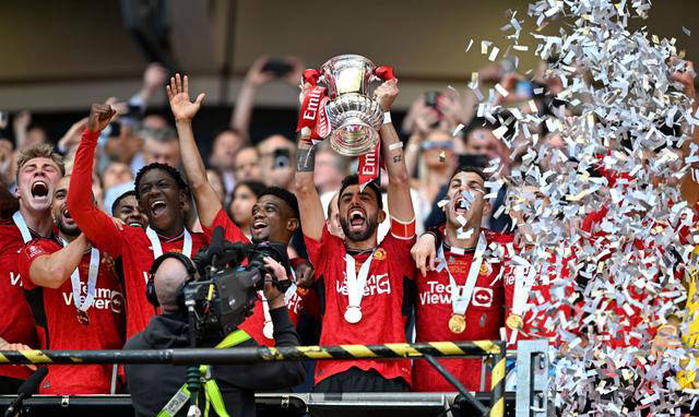 滕哈格的荣耀:曼联逆袭夺得足总杯冠军