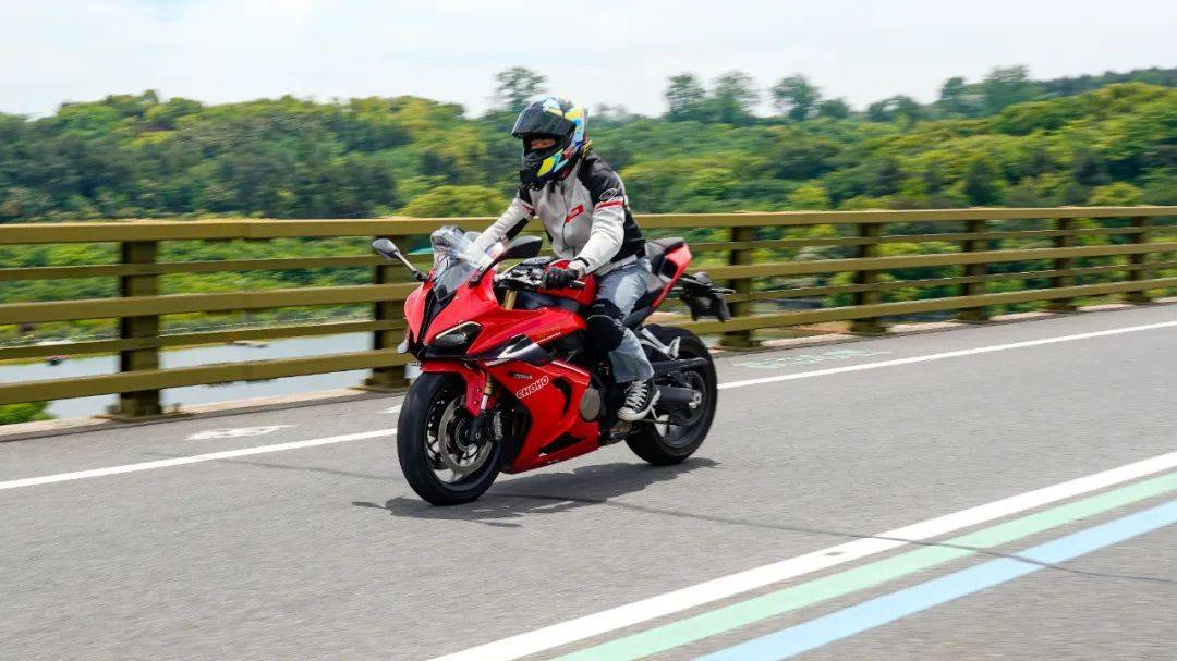 动力操控大进阶,四缸新标杆—52999元qj赛800深度测评