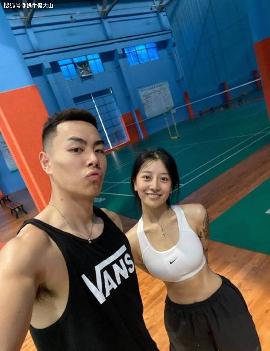 泄露辽宁队的秘密上热搜,女友双臂全是纹身_赛季_王哲林_1