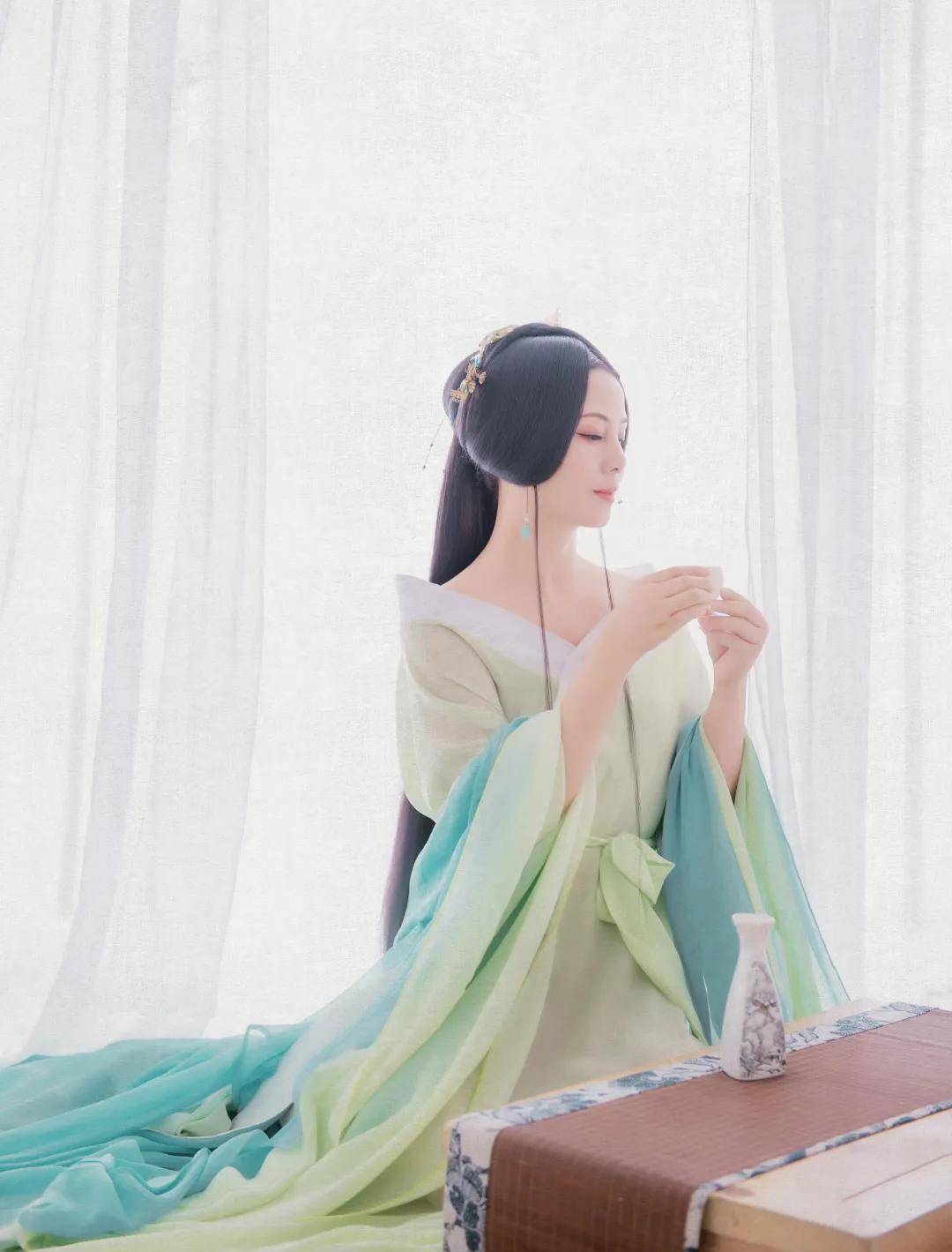 千家才媛〗侯静雅诗词精选_东风_西江_清水