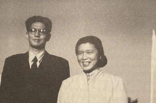 他不甘寂寞80岁再婚,去世前却嘱咐与原配合葬_冯亦代_郑安_黄宗英