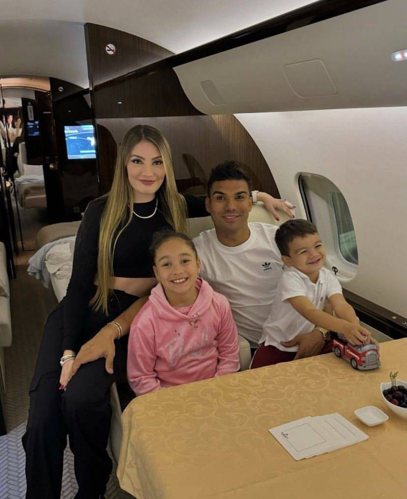 32岁胖虎疑与曼联决裂:诡异落选决赛名单;携妻度假缺席夺冠狂欢