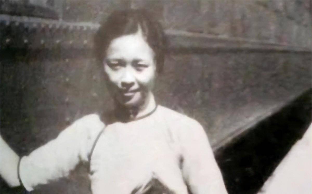 陆英:嫁妆排满十条街,怀11胎生9子,临终看透丈夫,留一句预言