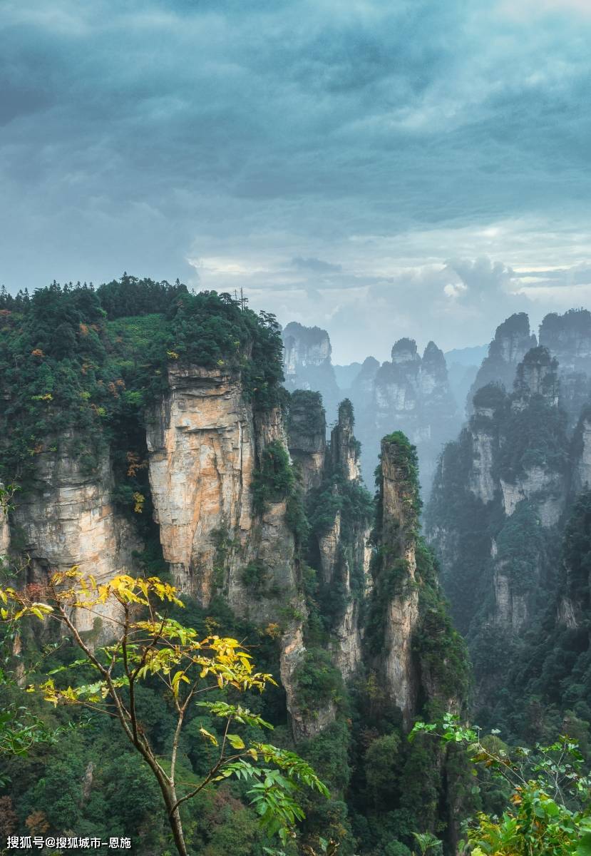 张家界森林公园黄石寨旅游怎么走 张家界森林公园黄石寨旅游攻略 亲身