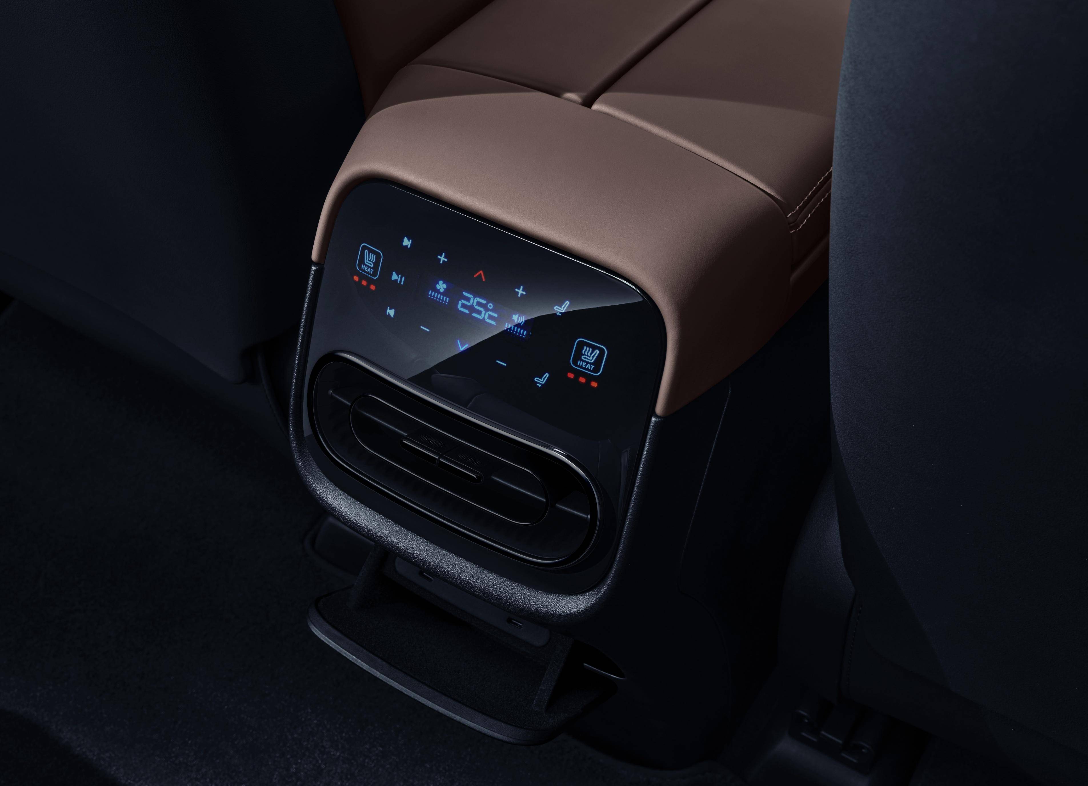 零跑c11真不错!外观时尚,内饰豪华,配置丰富