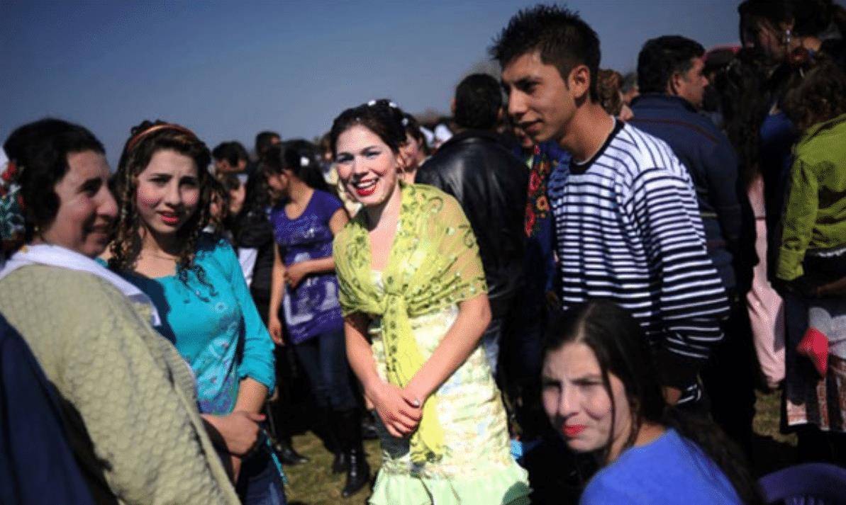 保加利亚多开放?女性在市场上公开售卖自己,我国游客:无法理解