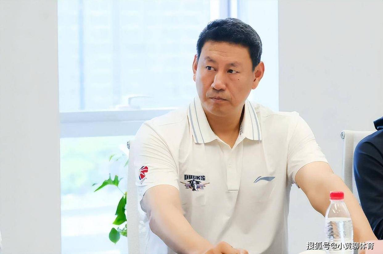 作为一个出色的教练员,李楠如果就此告别篮坛,确实是中国篮球的损失