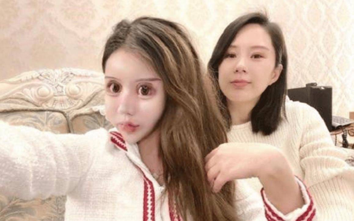 在她看来网络中的蛇精脸,大眼睛还有厚嘴唇才是人们所追求的美.