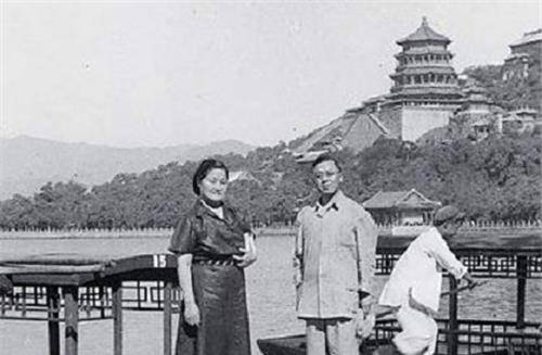 她7岁绝食抗婚,工资1000远超众多男性,去世后被发现首饰皆为假_史良