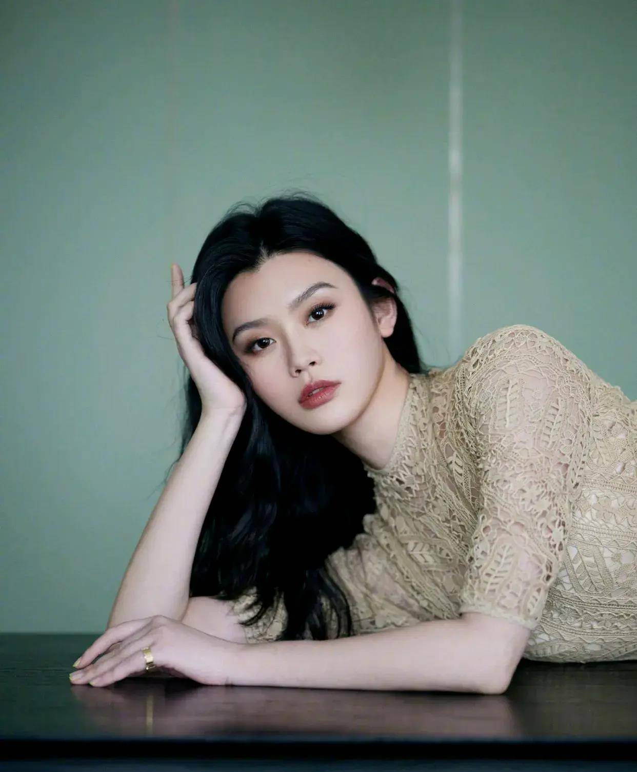 真心觉得奚梦瑶是名模里边最美的,她长得这么漂亮可以出圈了