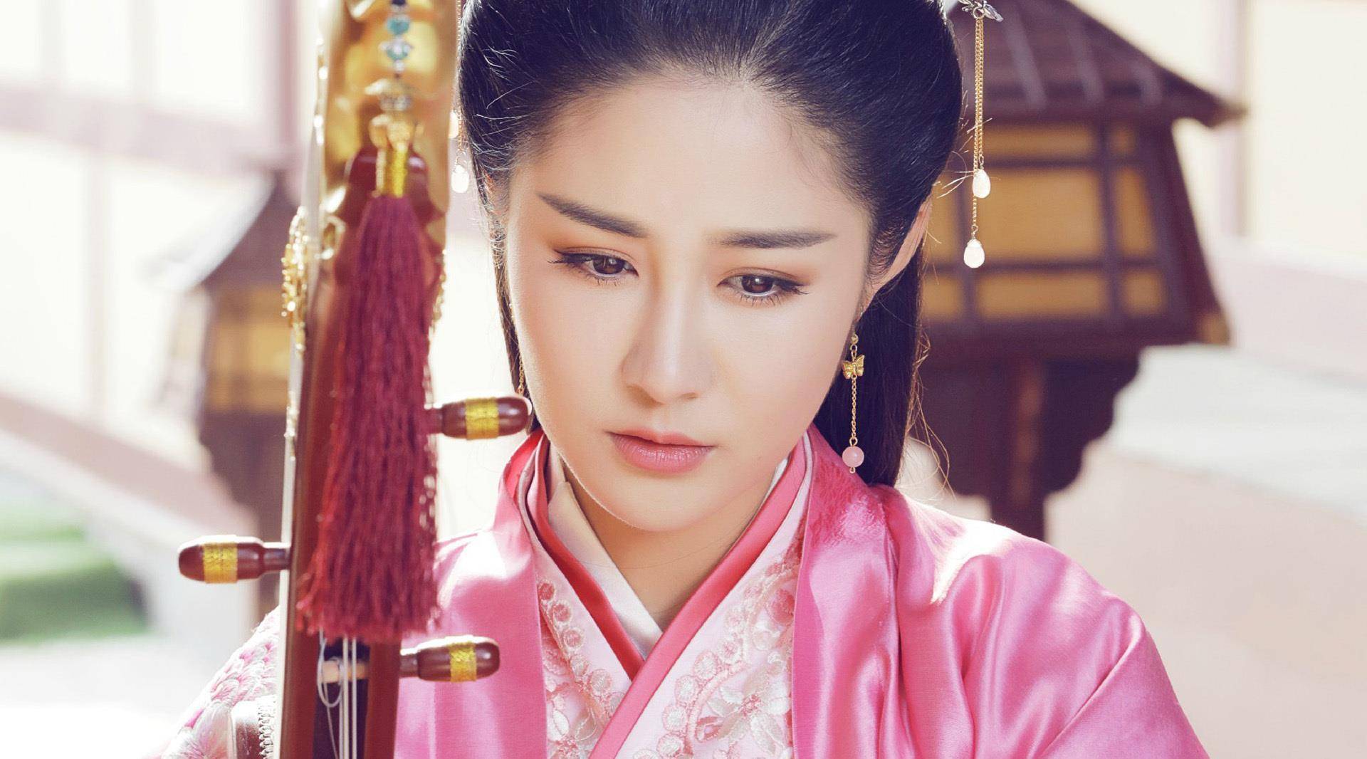 才女出上联刁难哥哥好友:面对面吃面,对方的下联让她含羞而走_苏小妹