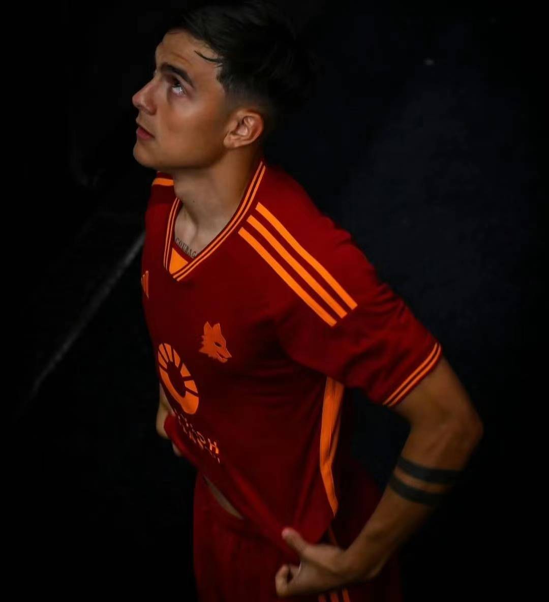 意甲球星无缘美洲杯!斯卡洛尼选人备受争议,德罗西打抱不平