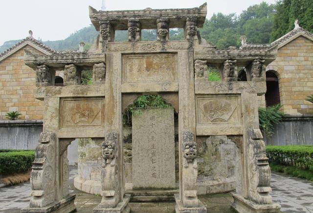 十八先生墓:孙可望内乱所杀大臣之墓当然,南明之所以如此快的灭亡