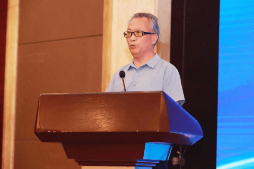 江苏华苑养老机构张长华董事长,作为一名优秀的养老产业的服务专家