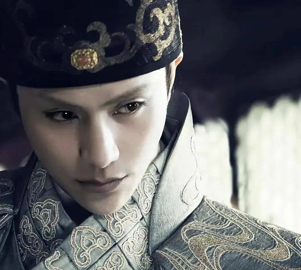 陈坤近照引争议,脸部饱满似充气