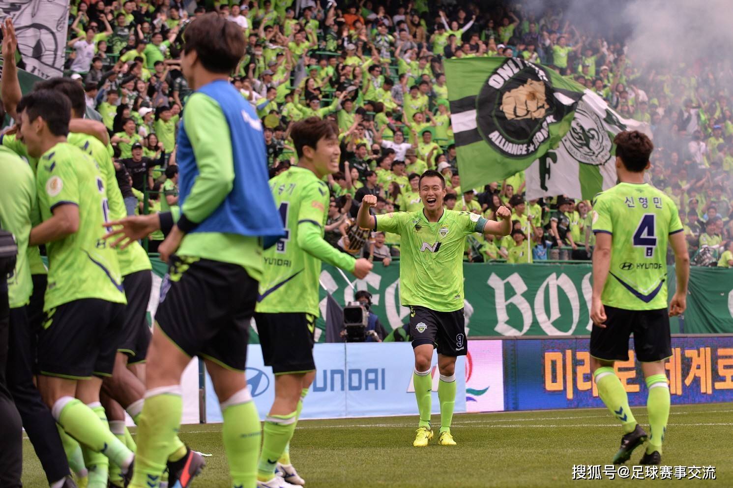 今日足球:光州fcvs浦项制铁 金泉尚武vs首尔fc