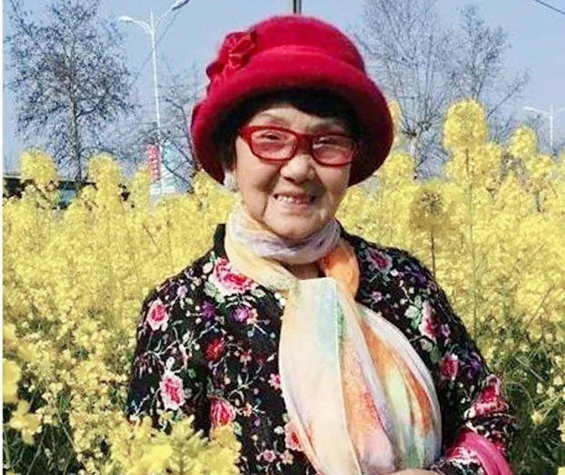 83岁女首富吴胜明图片