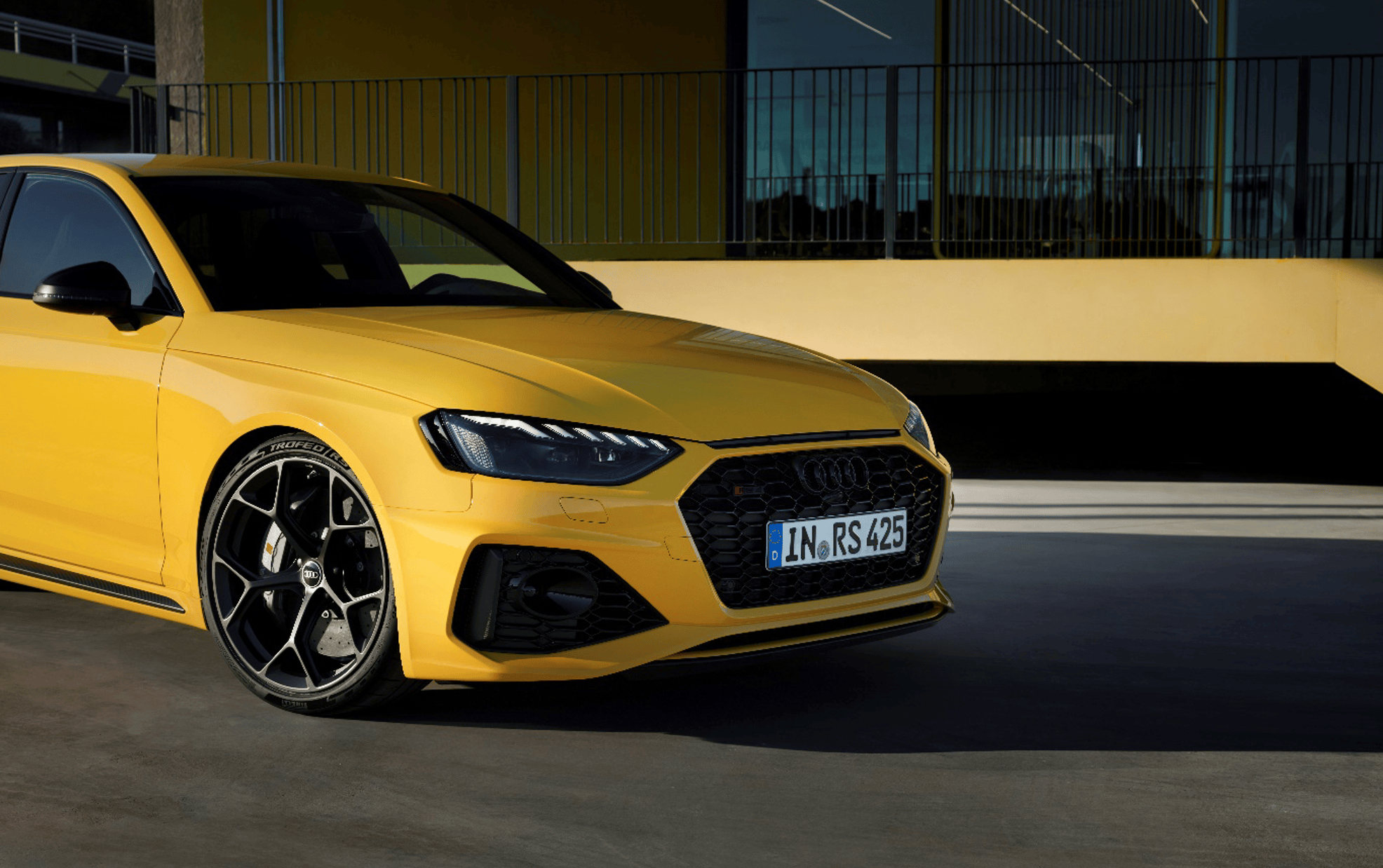 倍耐力为奥迪rs 4 avant 25周年纪念版装配带有传感器的轮胎