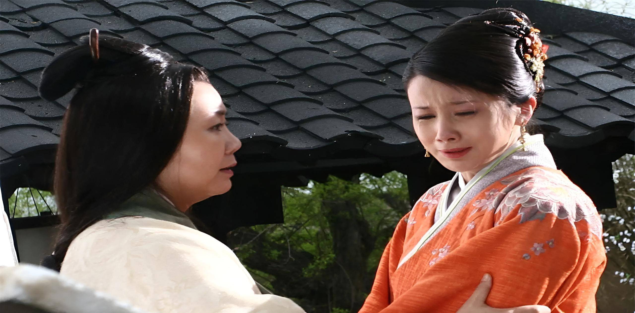 《孔雀东南飞》为何被移出课本?两个经典内核反而成恋人"罪过"