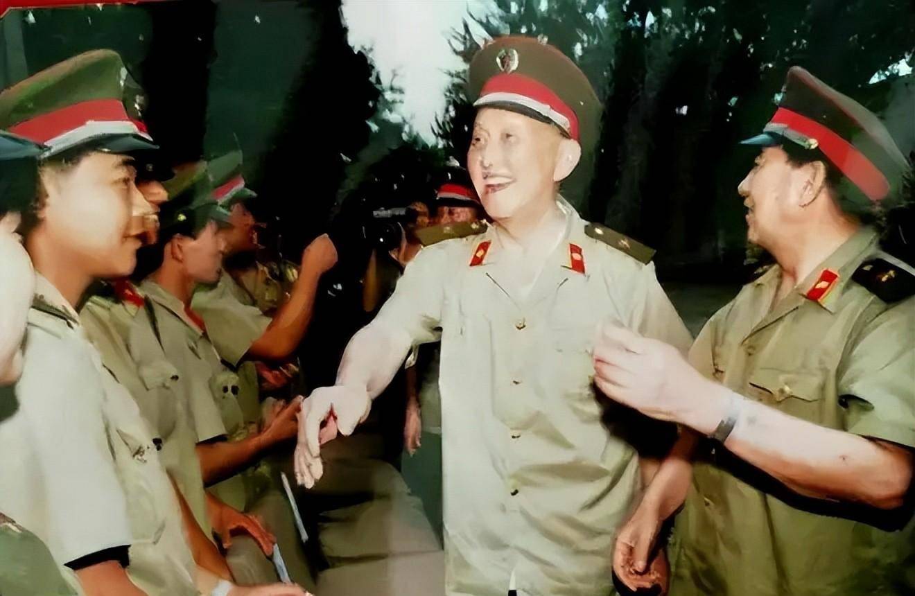 转吉林工作被降到6级,工资在该省最高,接济身边人_劳动_洪学智_金宝屯