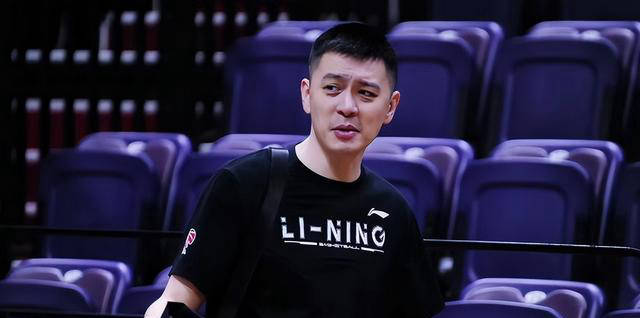 杨鸣全力冲击第四连冠,阿丘尔正式加盟辽宁男篮