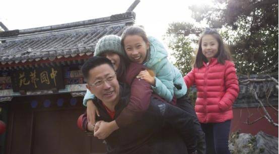 李阳"疯狂英语"的背后:是对妻子10年的家暴,和他失败的成功学
