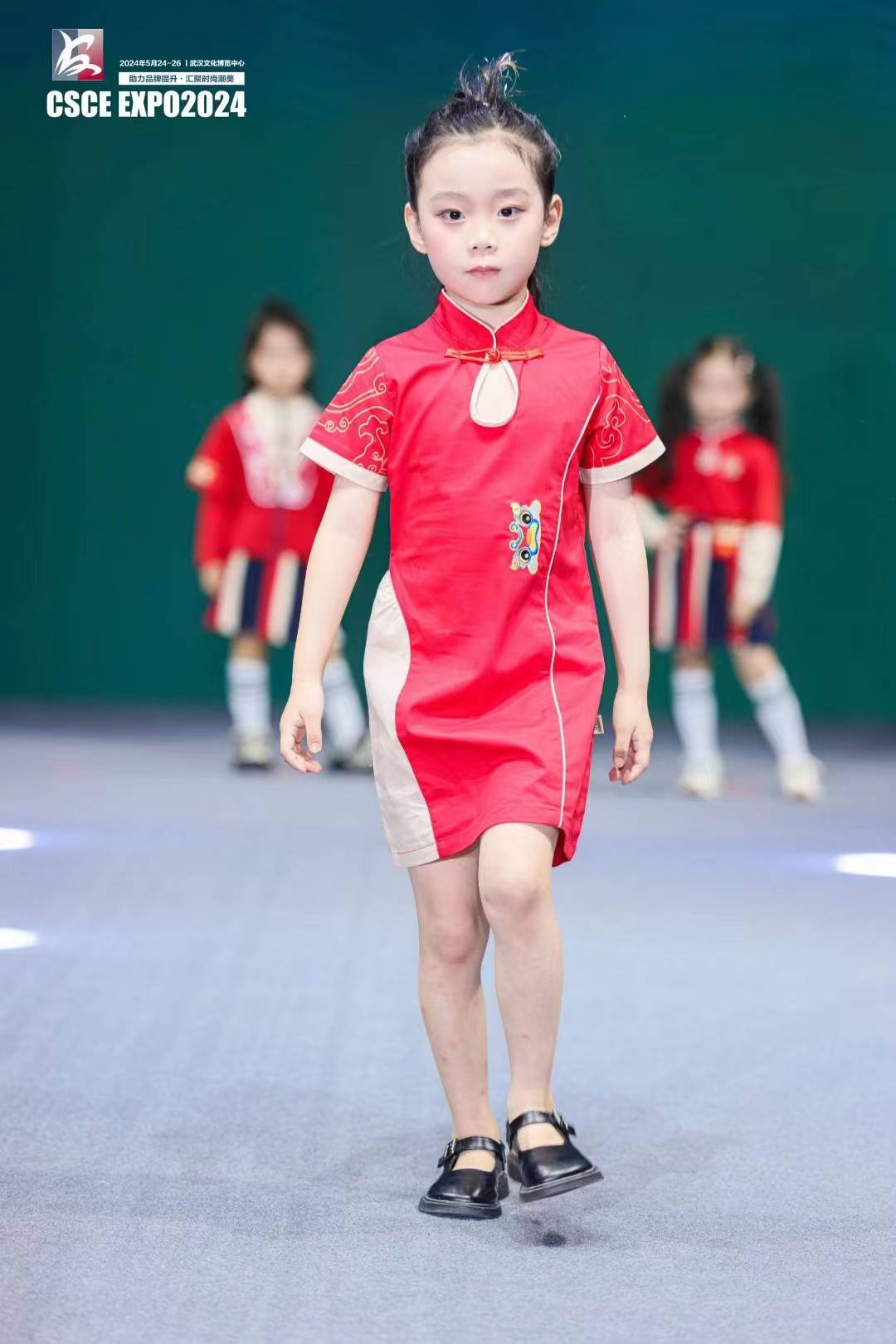 七色风模特参演特诺杯·中国校服设计创新大赛 福建幼乐 校服展示