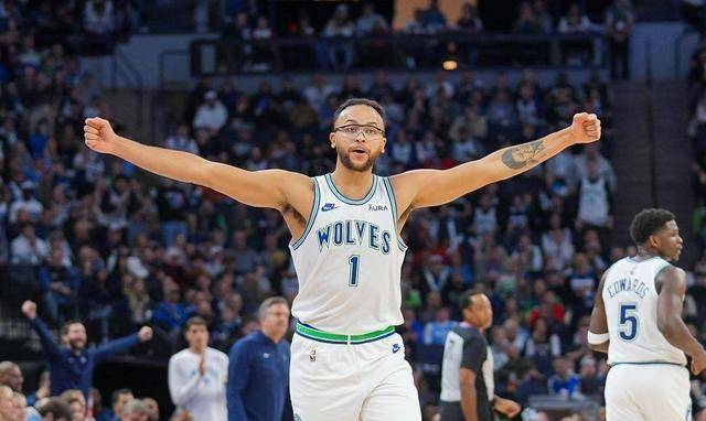 在中国男篮是头号得分手,在nba主防东契奇,防守才是他立身之本_凯尔