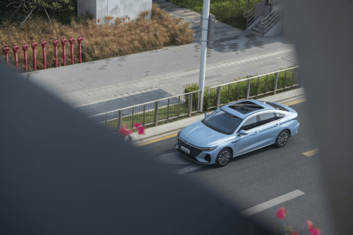 解析奇瑞风云a8核心优势:鲲鹏超能混动c-dm系统