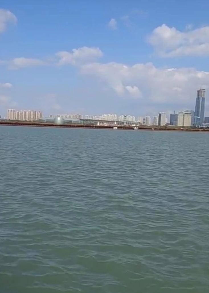 江苏苏州李公堤拥有形态万千的景色